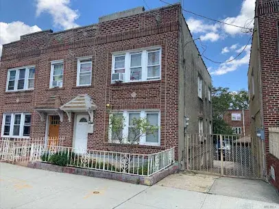 Older brick homes in a White Plains, NY neighborhood